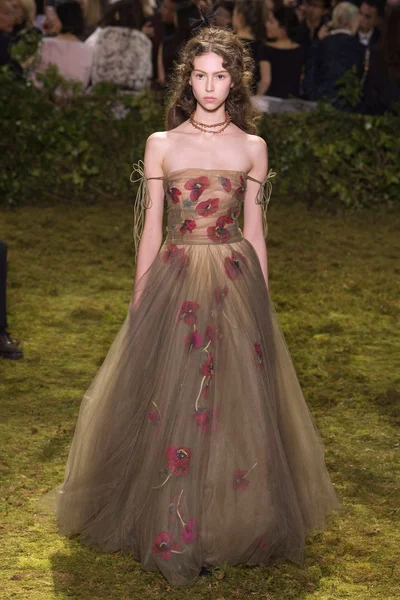 Look 28